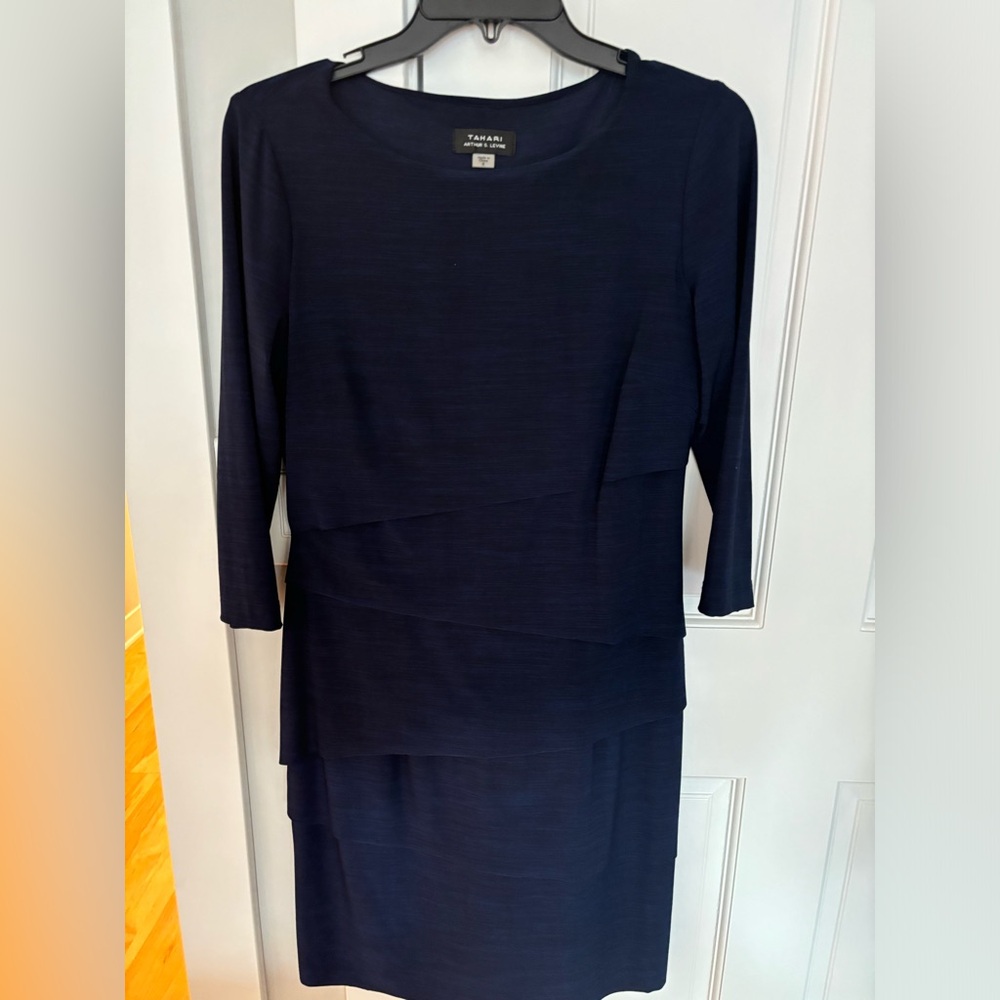 Beautiful TAHARI Navy blue dress